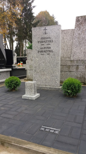 obelisk strzegom